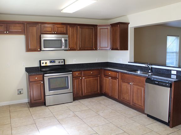 4th image of 2344 Kingsway Dr