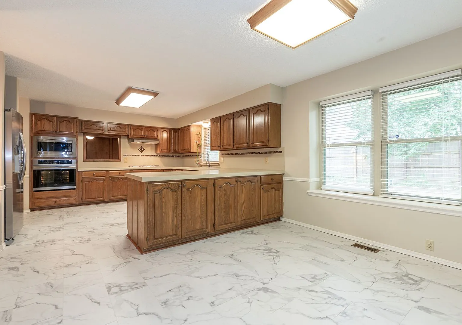 4 Bed | 3 Bath in South Tulsa! — Photo 3