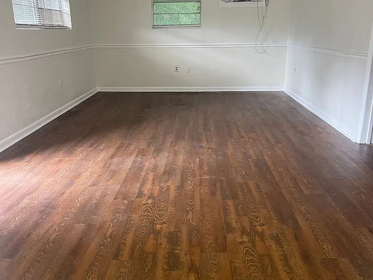 2412B Airport Dr — Photo 3