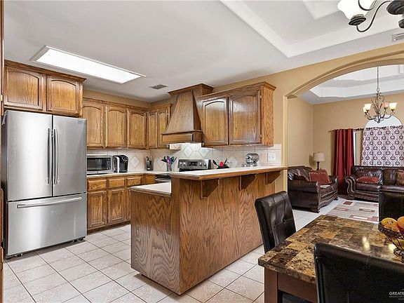 4th image of 7519 Western Village Blvd