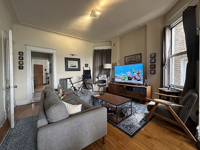1513 N California Ave — Photo 4