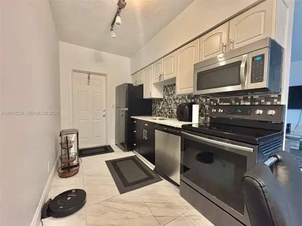 2200 S Ocean Dr, Hollywood, FL