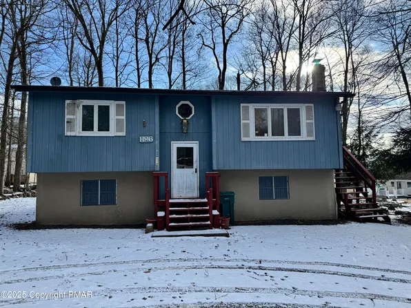 8066 Red Squirrel Dr, Tobyhanna, PA 18466