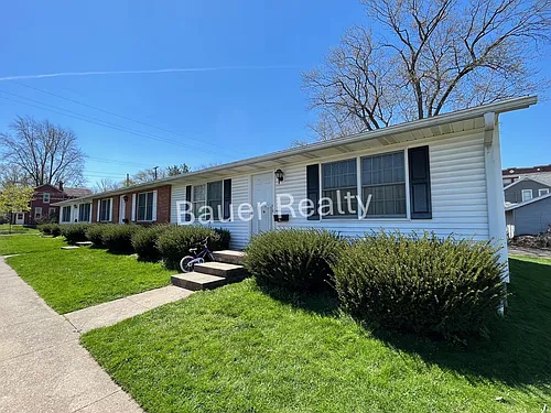 212-222 E Walnut St Photo 1