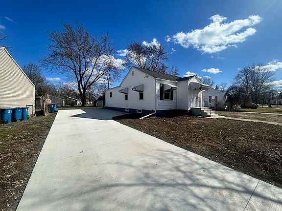 2nd image of 146 27th St N