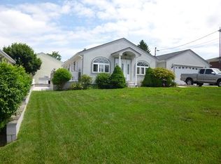 472 State Ave, Fall River, MA 02724