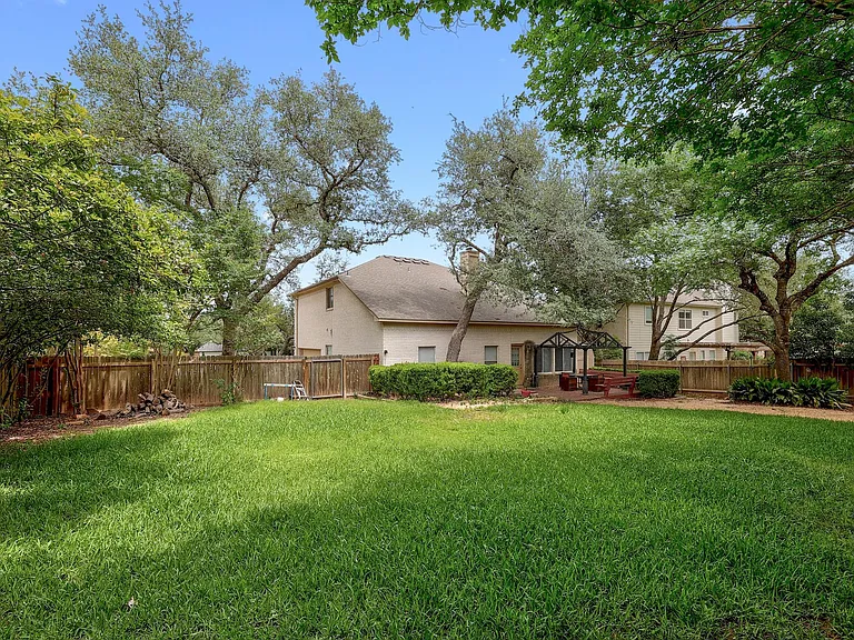 9401 Caracas Dr — Photo 30