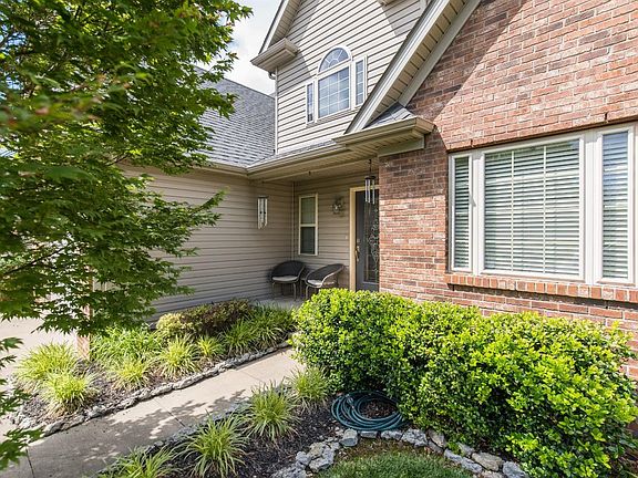 2nd image of 1104 Sierra Ct
