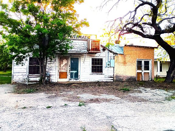 2nd image of 1400 S Concho St