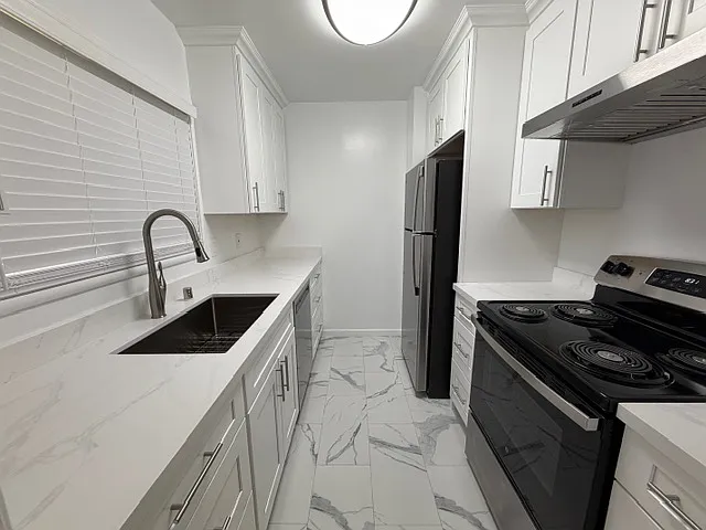 1320 Union St #B — Photo 6