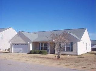 457 Candleglow Dr, Boiling Springs, SC 29316