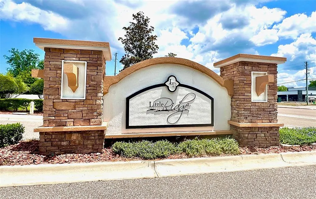 3 bed, 2.5 bath, 1513 sqft, $2,175 — Photo 2