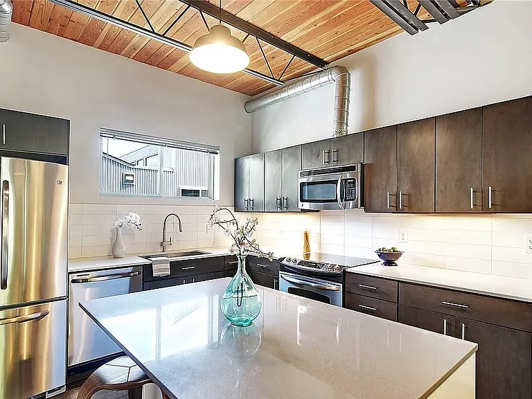 Kitchen (stainless steel appliances)