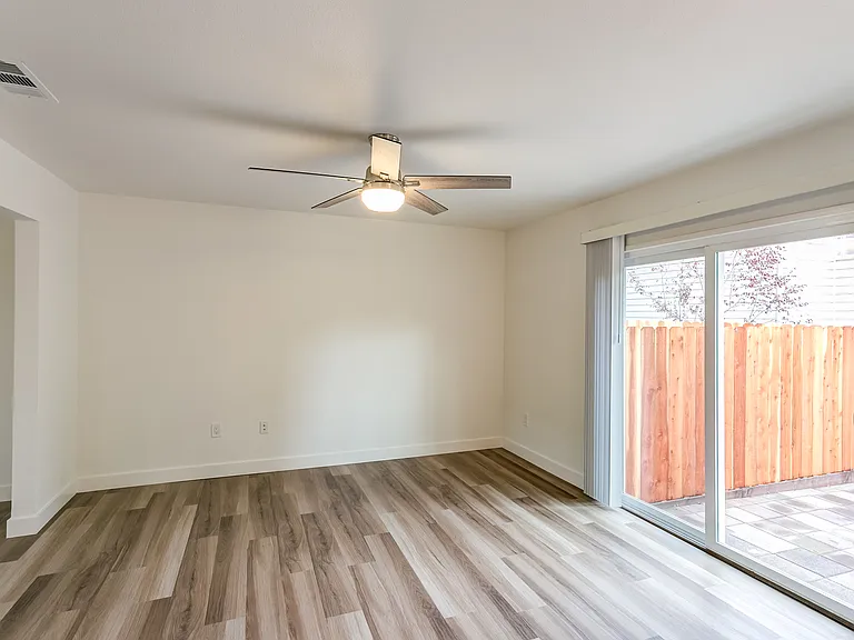 2310 Buena Vista Ave #2334 — Photo 26