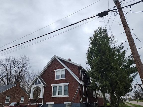 2nd image of 1947 Stevens Ave