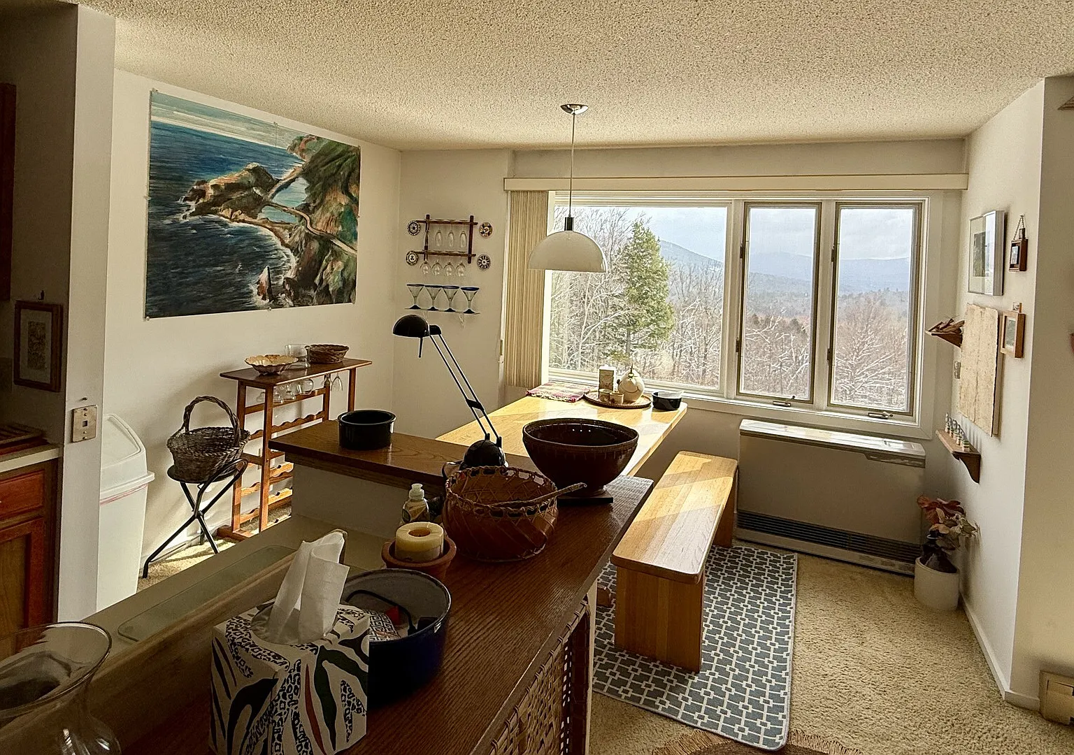 Charming condo in a desirable location with picturesque views — Photo 3