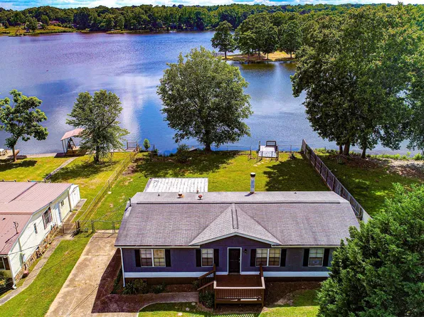 250 Lakeview Dr, Locust Grove, GA 30248