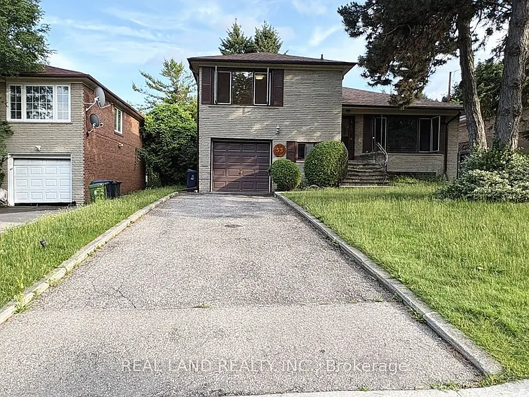 53 Lloydminster Cres — Photo 2