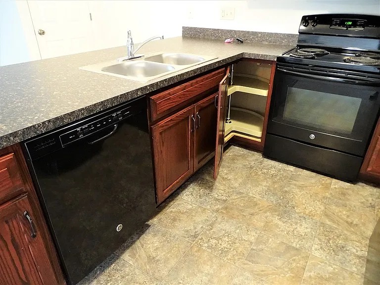 60 Gable Dr — Photo 7