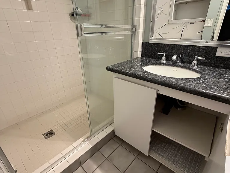 18601 Vincennes St #4 — Photo 12