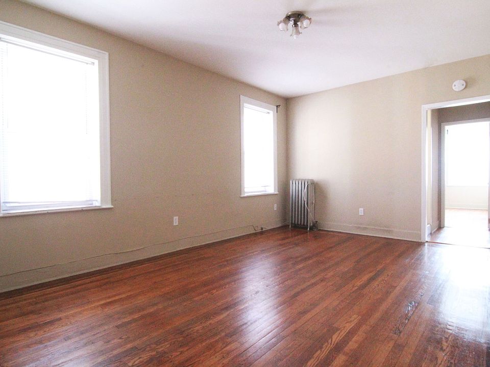 2nd image of 47-31 37th St #Cc2