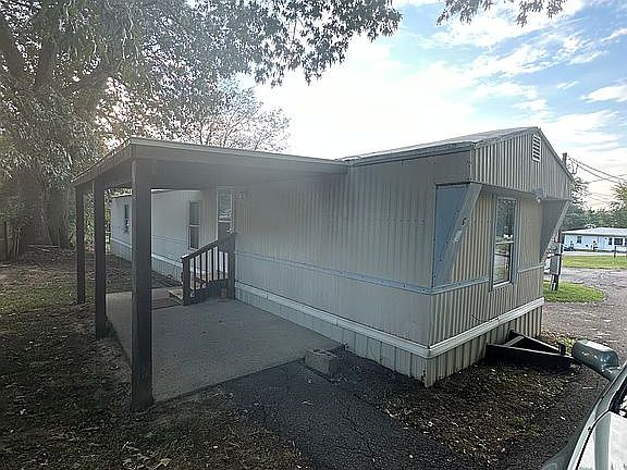 4th image of 484 Southland Dr
