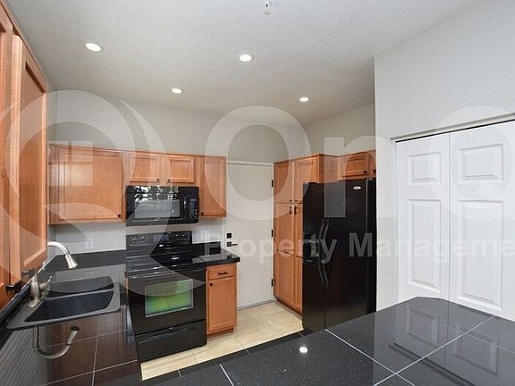 3rd image of 1633 E Lakeside Dr Unit 8