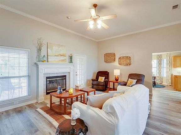 4th image of 103 Crested Butte Ct