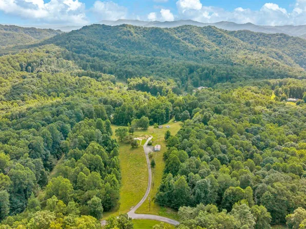 1203 Bachman Rd, Fayetteville, WV 25840