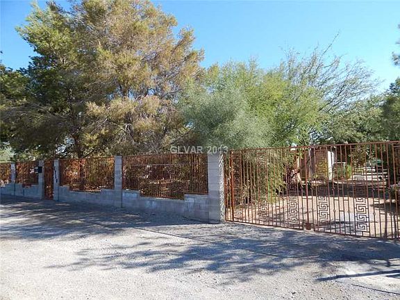 3rd image of 1710 Castleberry Ln