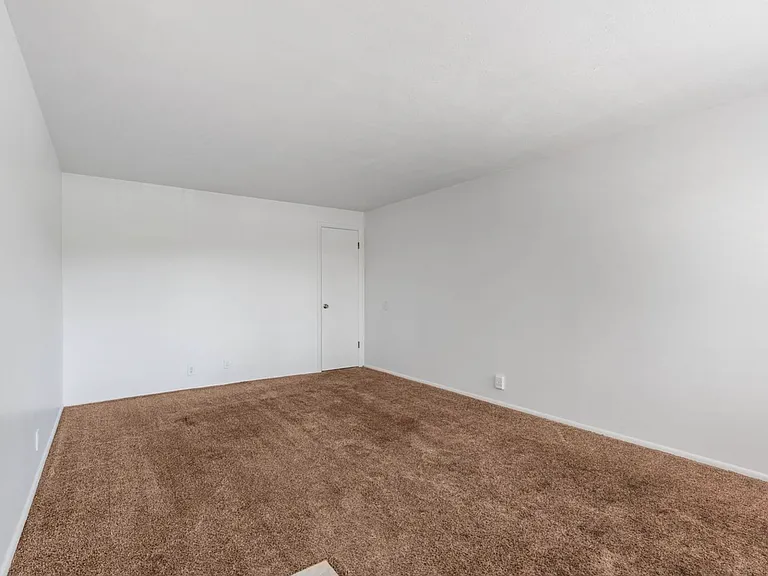 1540 S Roberta St — Photo 11