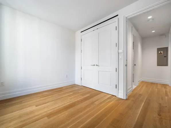 301 East 81st Street image 12 of 31