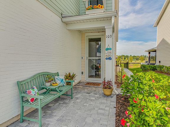 4th image of 103 CLIFTON BAY Loop
