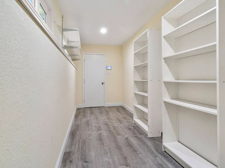 430 Monaco Ave — Photo 31
