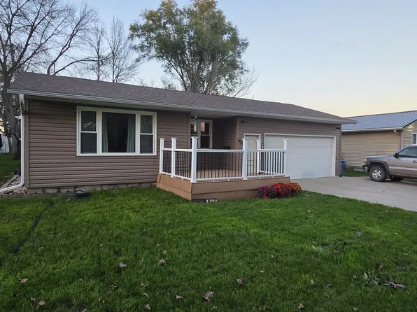 1421 E Elm St, Algona, IA 50511