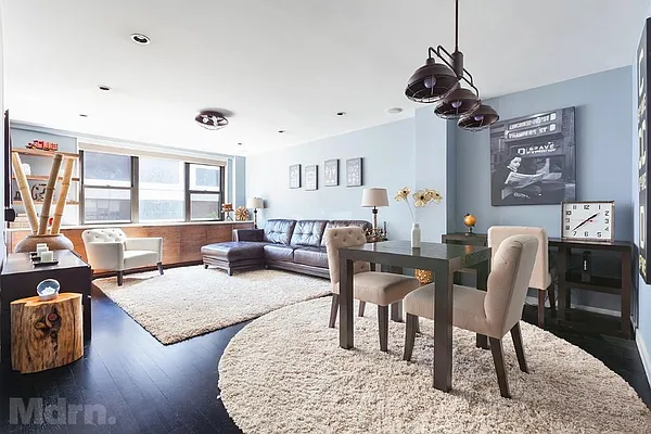 Sold by Mdrn Residential | media 1