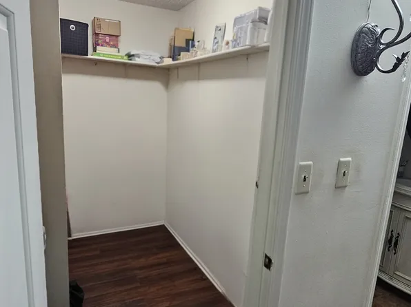 41 Walnut Street image 9 of 10