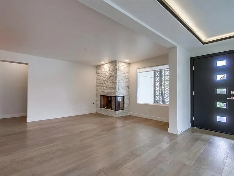 2550 Gregory Dr — Photo 13