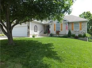 707 S Park Dr, Raymore, MO 64083