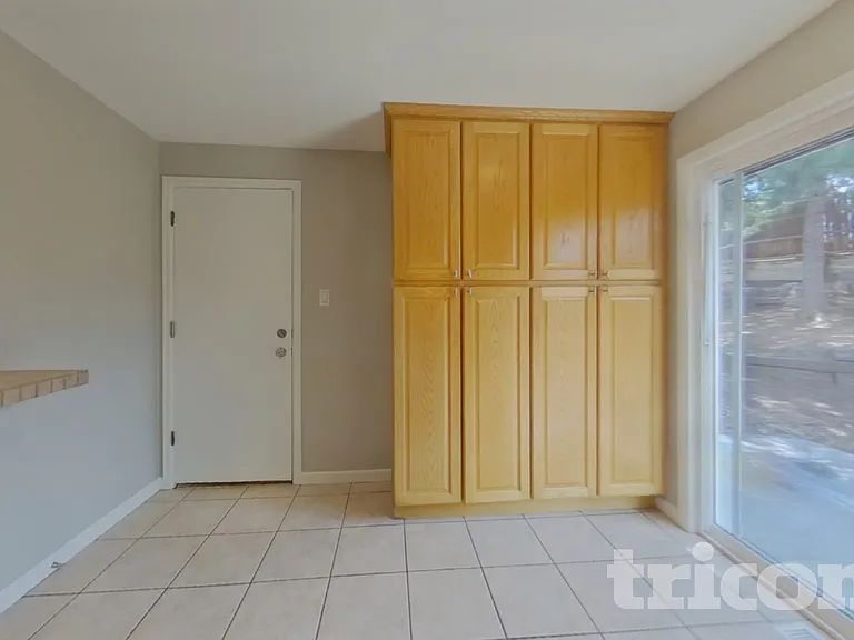 564 Mars Ct — Photo 4