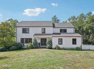 15 Johnny Ct, Red Bank, NJ 07701