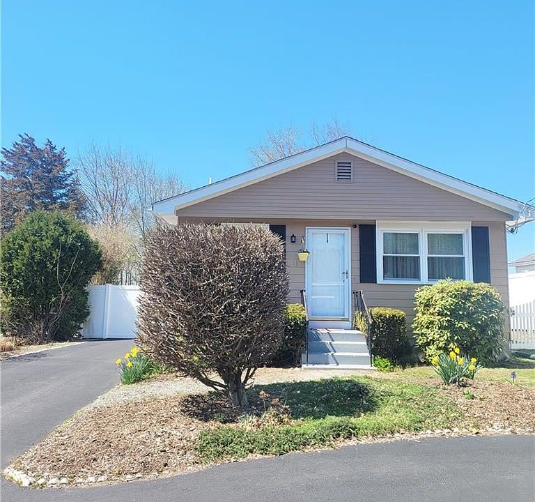 1st image of 13 Hattie Ave