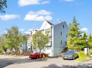 659 Richmond Ct #659, Ramsey, NJ