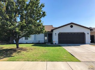 204 Avenida Castro, Delano, CA 93215