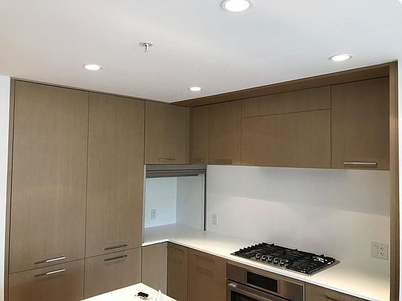 4th image of 5115 Cambie St #503