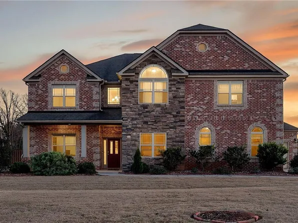 160 Elysian Dr, Fayetteville, GA 30214