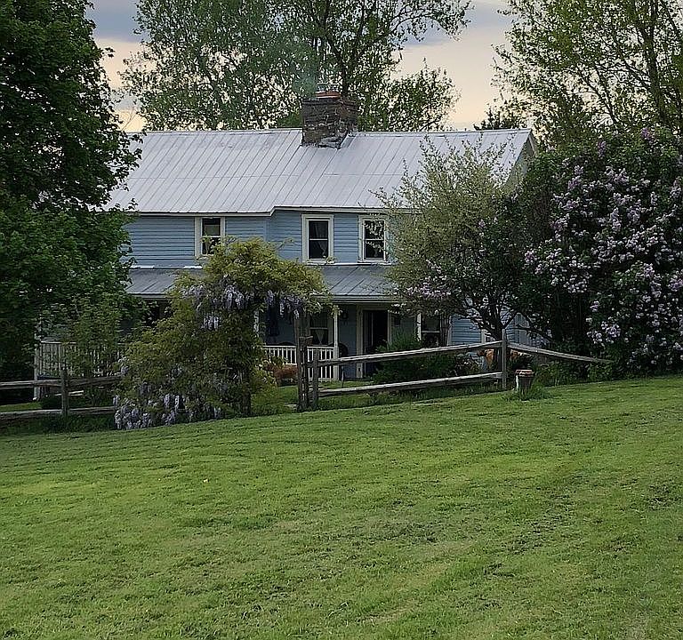 2nd image of 554 Richmond Rd