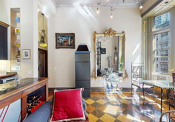 3rd image of 205 W 57th St APT 7DB