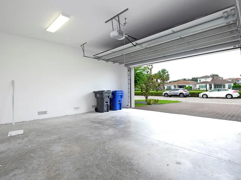 5663 Brookfield Cir W — Photo 48