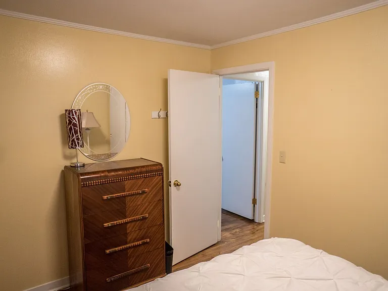 560 Lincoln St — Photo 19